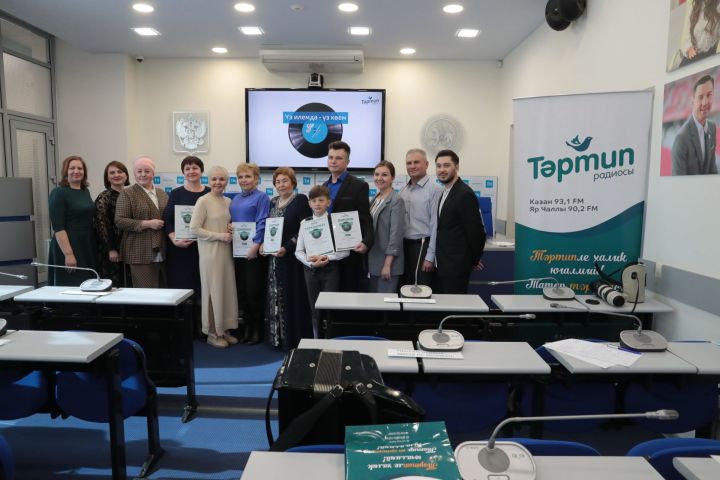 Җиңүчеләрне бүләкләү тантанасыннан фоторепрортаж