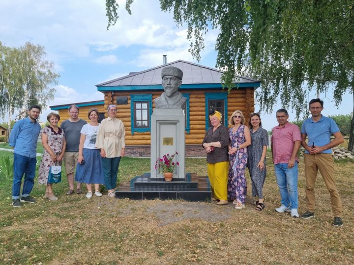 Каюм Насыйри эзләре буйлап...